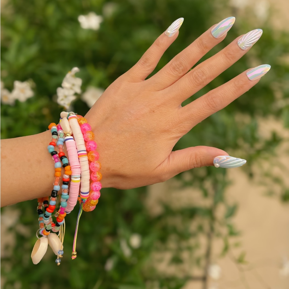 Seashell 🐚 Charm Stretch Bracelet